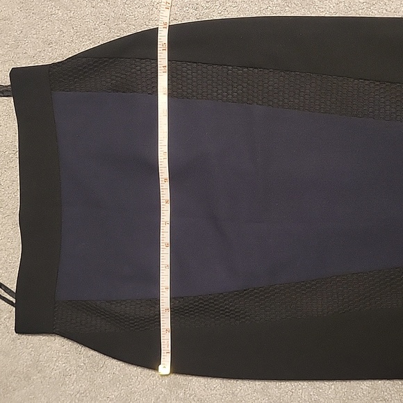 Tahari Pencil Skirt - Picture 6 of 7